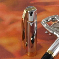 Stylo Plume Moyenne Sheaffer® "Serie 300" Chrome et Doré