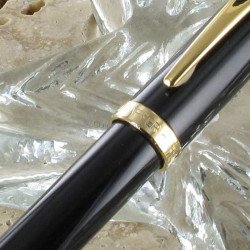 Stylo Plume Moyenne Sheaffer® "Serie 100" Laque Noire Doré