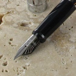 Stylo Plume Fine Sagaris Sheaffer® Acier Chrome Guilloché