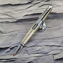 stylo-cross-edge-sonic-titanium-ouvert.jpg : Stylo Cross Edge Sonic Titanium ouvert montrant la pointe